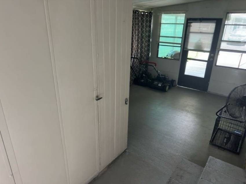 543 Lake Henry Drive a Winter Haven, FL Mobile or Manufactured Home for Sale